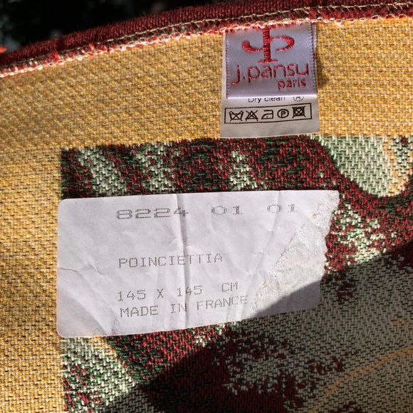 French high quality tablecloth or throw tapestry with two pillowcases poinsettia - Picture 3 of 16